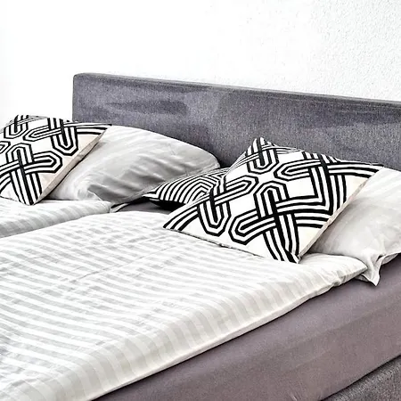 Moderne In Stadionnaehe Mit Parkplatz Appartement *