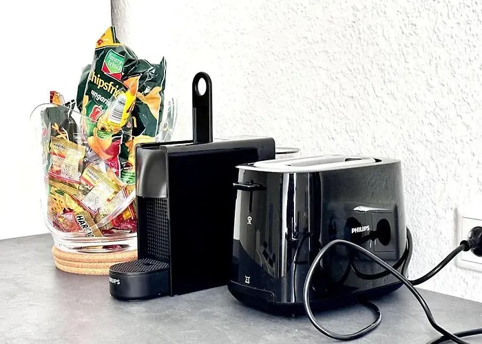 Moderne In Stadionnaehe Mit Parkplatz