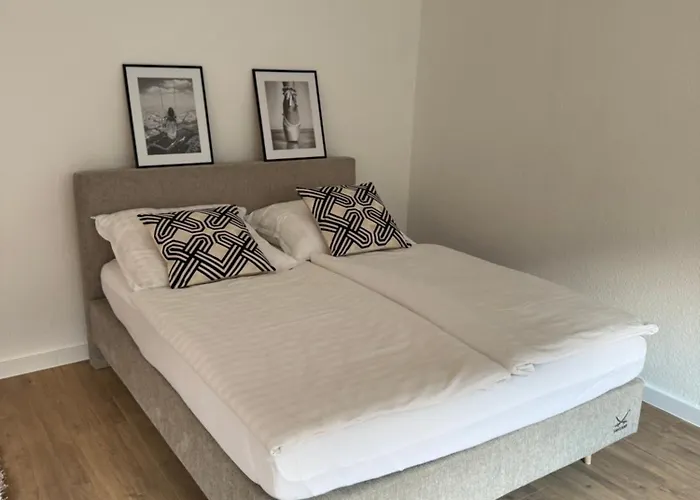 Moderne In Stadionnaehe Mit Parkplatz Appartement