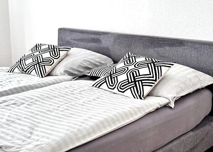 Moderne In Stadionnaehe Mit Parkplatz Appartement *