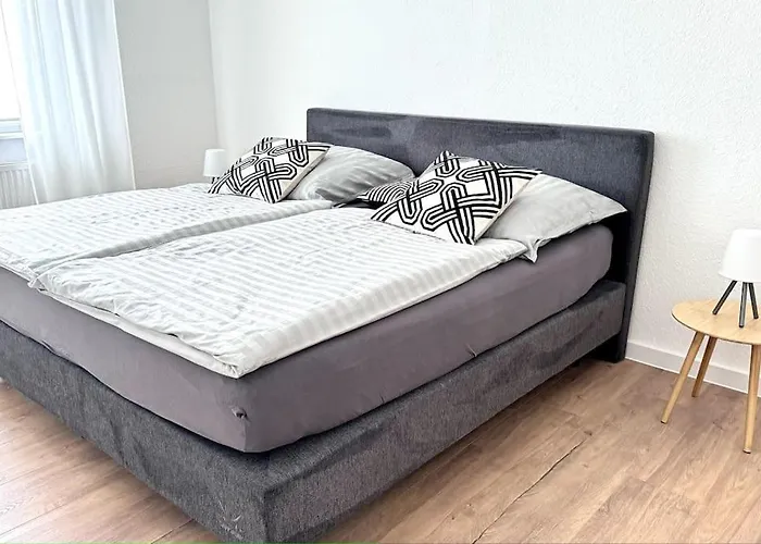 Moderne In Stadionnaehe Mit Parkplatz Apartamento